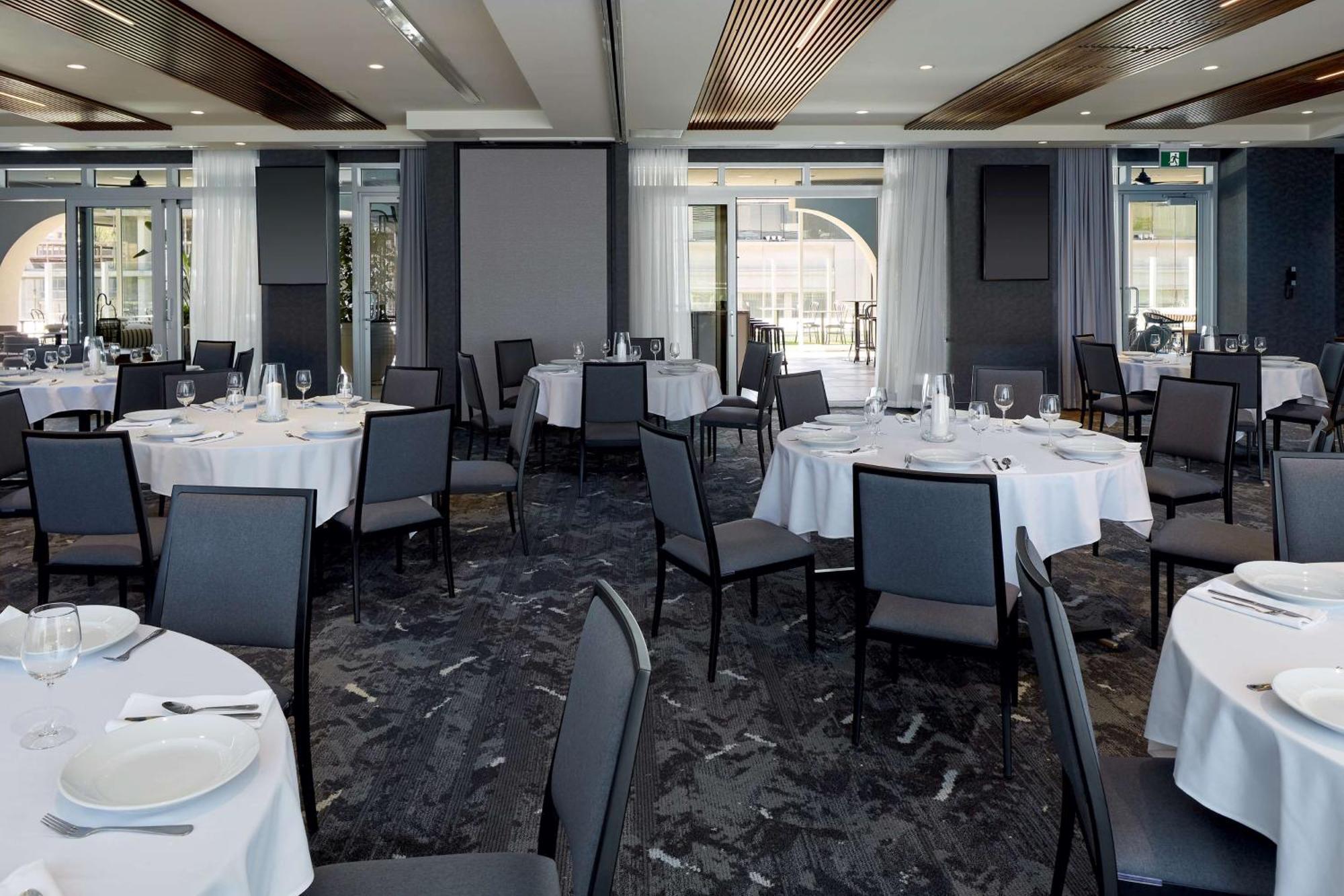 Hotel Homewood By Hilton Downtown Montréal