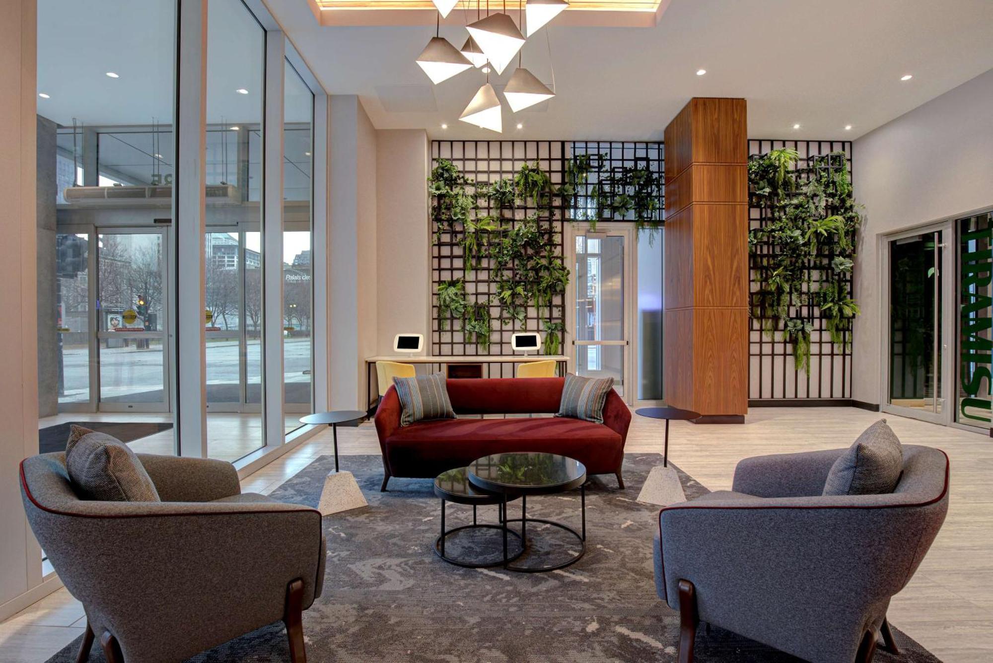 Hotel Homewood By Hilton Downtown Montréal